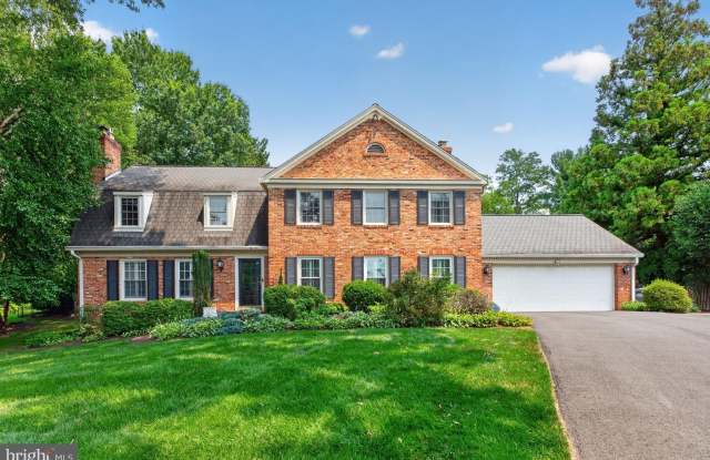 1022 DELF Drive