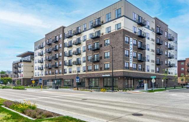 401 North Broadway Avenue Unit D11