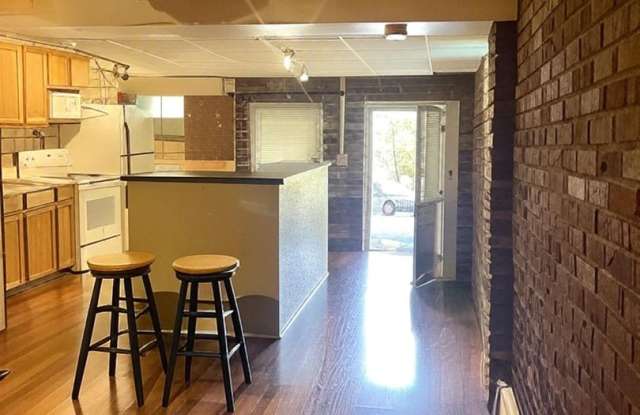 Photo of 547 W Main St