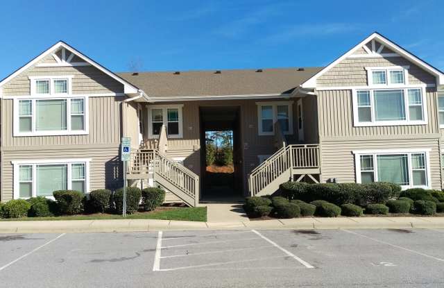 Photo of Hendersonville Condo - Top Floor - Wonderful Office Space!