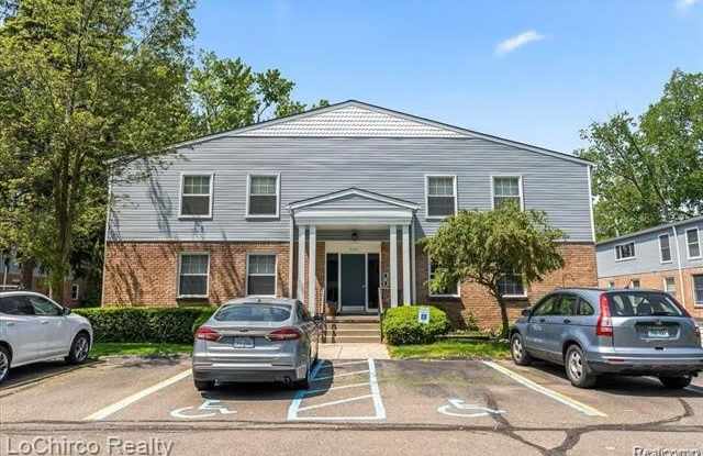 505 E UNIVERSITY Drive