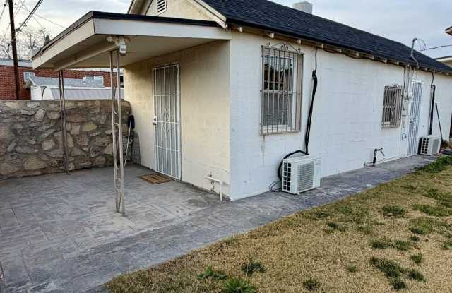 Photo of 3820 SAVANNAH Avenue unit: B