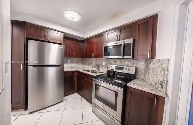 Photo of 1701 NE Miami Gardens Dr