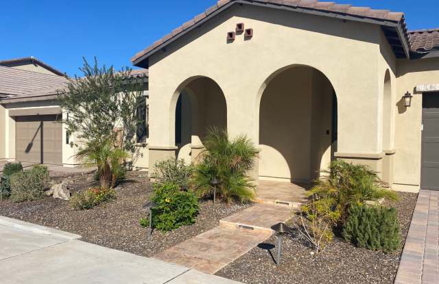 7218 W Pinnacle Vista Dr