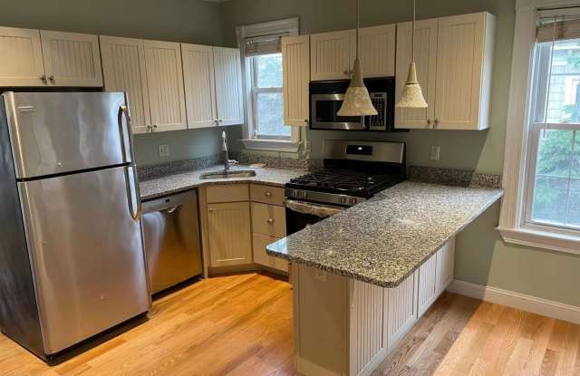 2-bedroom Porter Sq. Somerville apartment available September 1 - 297 Beacon Street, Somerville, MA 02143