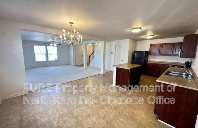 723 Skywatch Ln