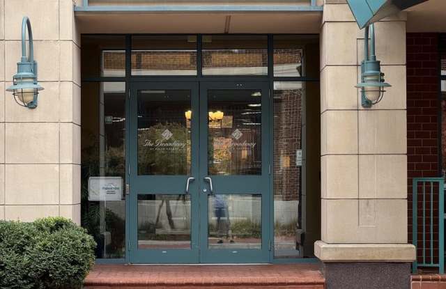 Photo of 502 W BROAD Street unit: 209