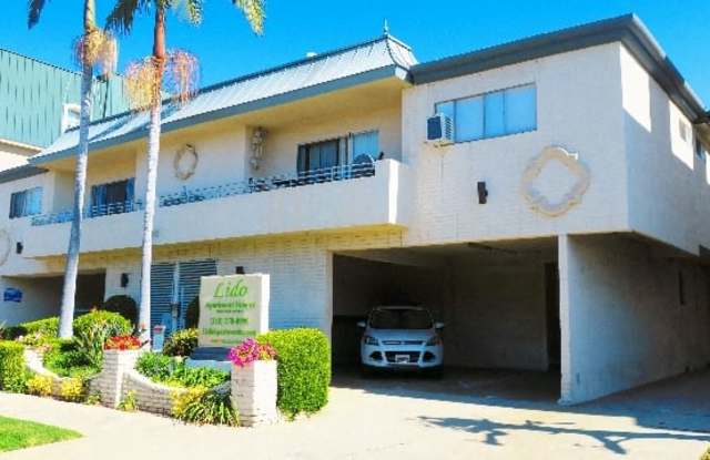 1825 Butler Ave/1822 Colby Ave