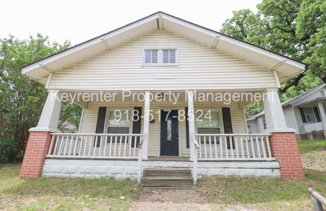 3 Bed 1 Bath in beautiful location!