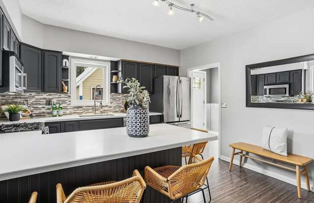 3 bedroom house in Cherokee Park St. Paul