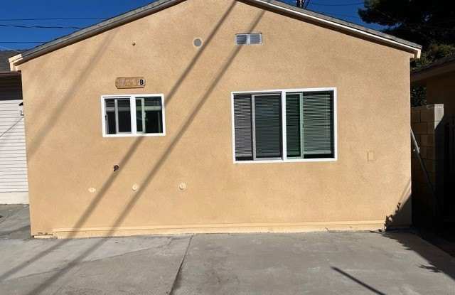 Photo of 9659 Woodruff Ave