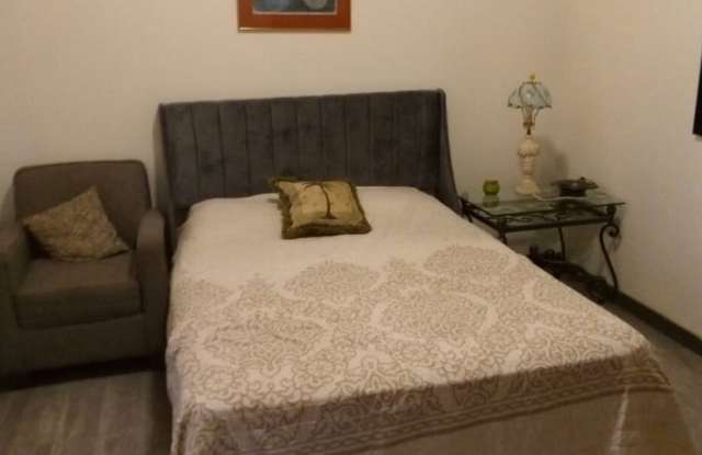 418 S Ridgewood Ave Unit B