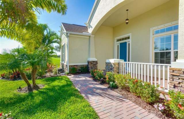 7239 E Village Square