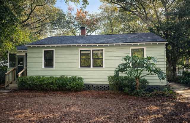 Beautifully Kept Historic Home!!