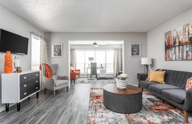 Photo of The Pointe at Canyon Ridge Apartments