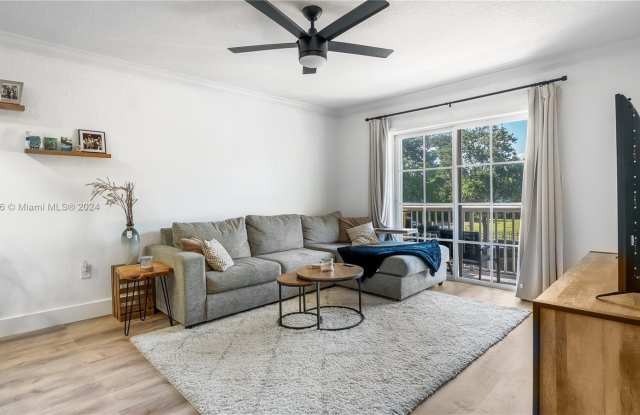 150 NE 15th Ave