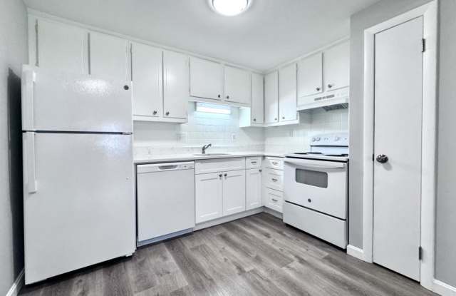 6 Old Colony Ln.