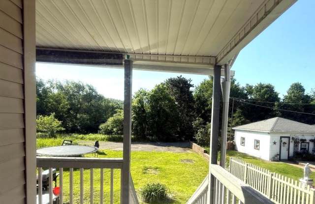 702 Morgan St Street