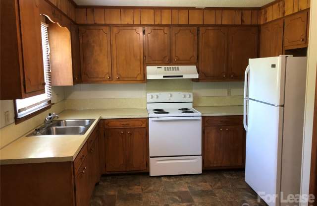 1411 Roundtree Lane unit: 132