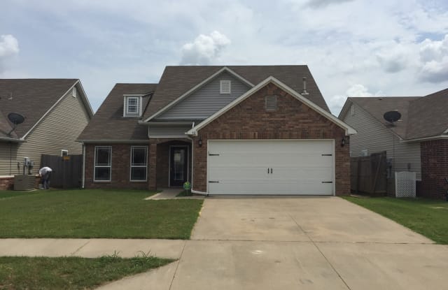 40 E Fairlane Pl - 40 East Fairlane Place, Sapulpa, OK 74066