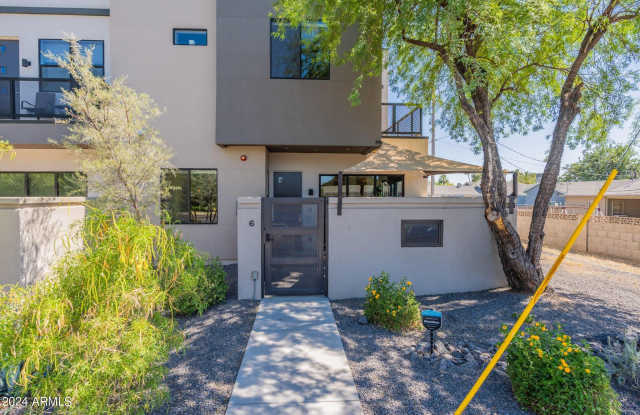 2645 E Osborn Road