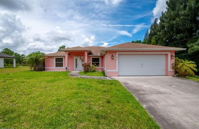 917 Oak AVE - 917 Oak Avenue, Lehigh Acres, FL 33972