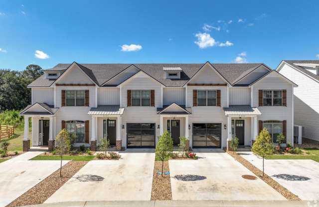 4 Bedroom 3 Bath Townhome Located in Valdosta, Ga