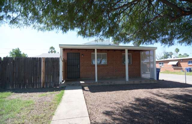 Updated 2 Bedroom 1 Bath Home! Great Central Location!