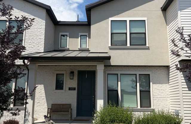 Beautiful Townhouse!!!