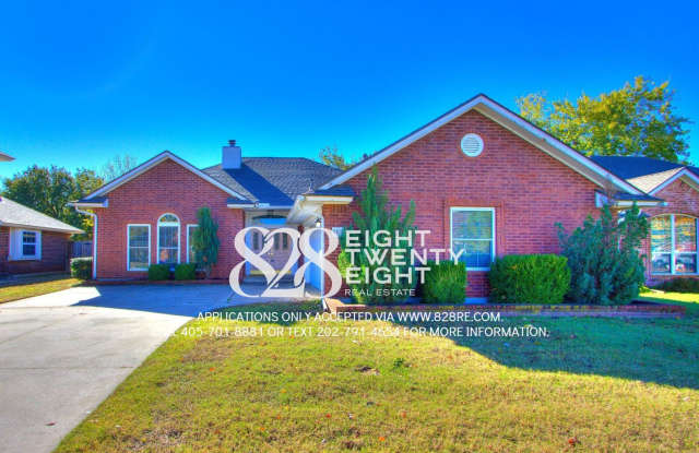 Photo of *COMING JANUARY 2026* Beautiful 3 Bed/2 Bath Single Family Home in West Norman's Cambridge Addition!