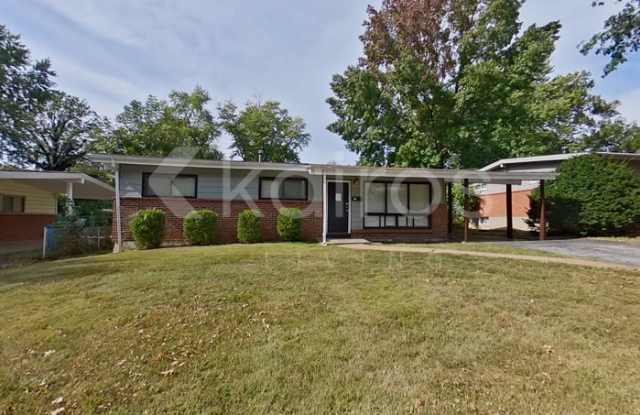 Photo of 425 Saint Edward Lane