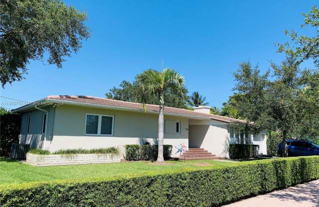 1244 S Alhambra Cir