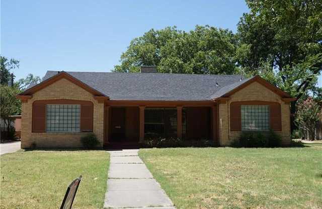 458 College Drive - 458 College Drive, Abilene, TX 79601