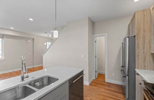 Sloans Lake Townhome with Rooftop and Garage