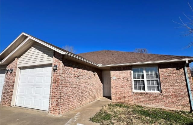 2593 Mia  PL Unit #B - 2593 Mia Place, Springdale, AR 72764