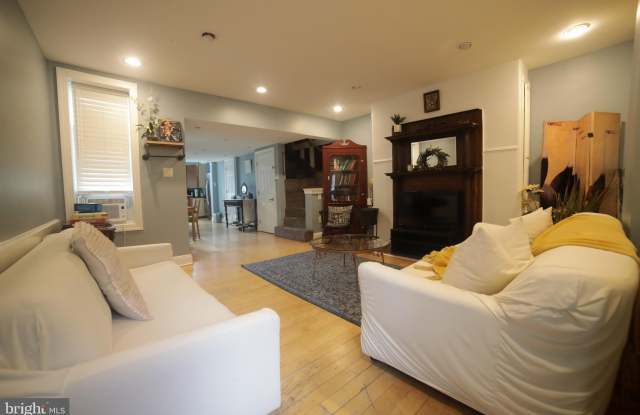 908 NEW MARKET Street