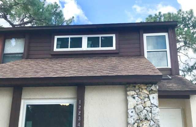 12234 Huntsman Ln