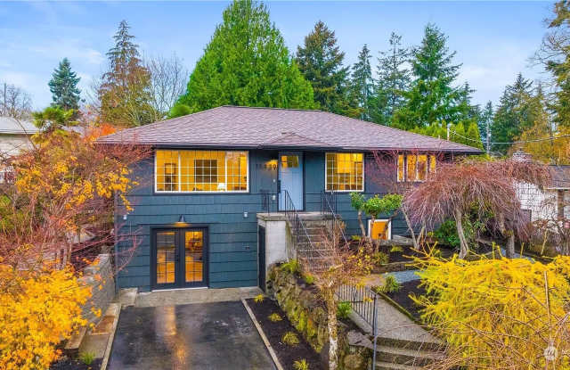 Beautiful  Cozy 2bed/1bath lower level of duplex!