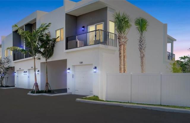 1311 NW 27th Ave