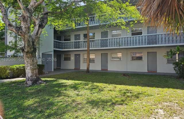 900 Tallwood Ave