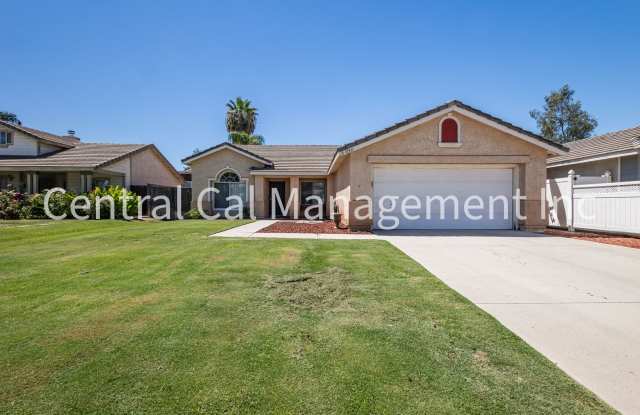 4 Bedroom/2 Bath Home in the Northwest - $2395 Per Month!