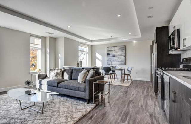 1565 Broadway Unit E11