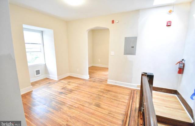 130 W MANHEIM Street unit: 3
