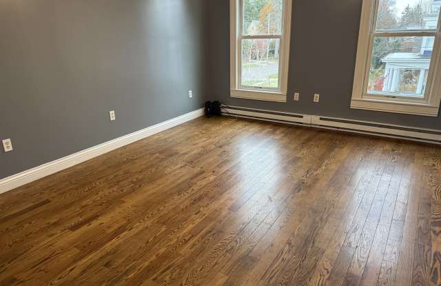 547 Lakeview Avenue - 4 Upper back