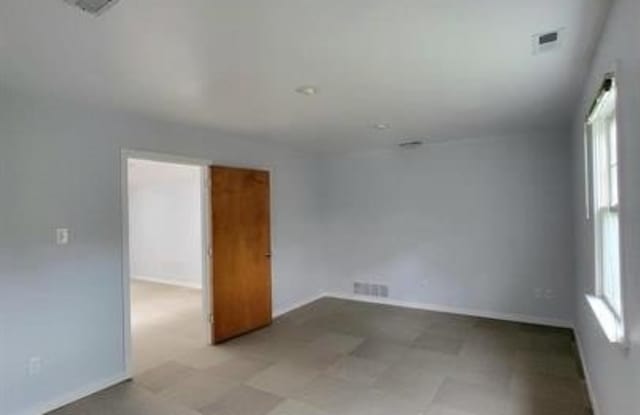 301 OXFORD VALLEY Road unit: 1001A