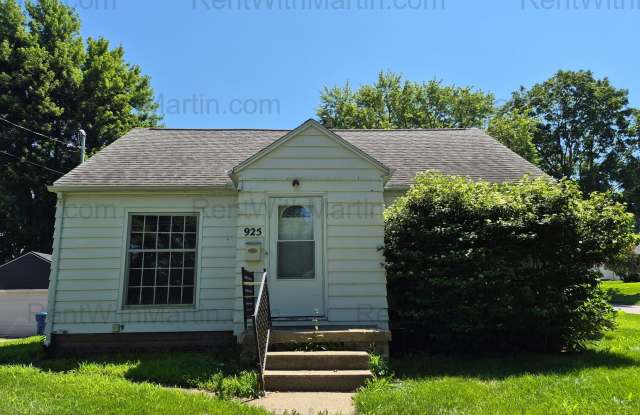 FOR RENT-925 Hammond Ave- Pets Ok*