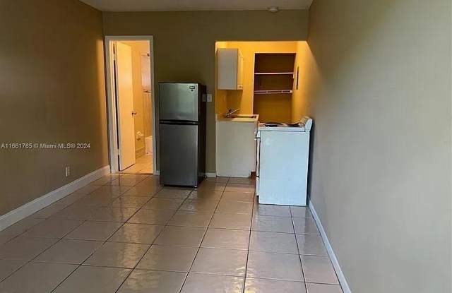 2707 NW 15th St