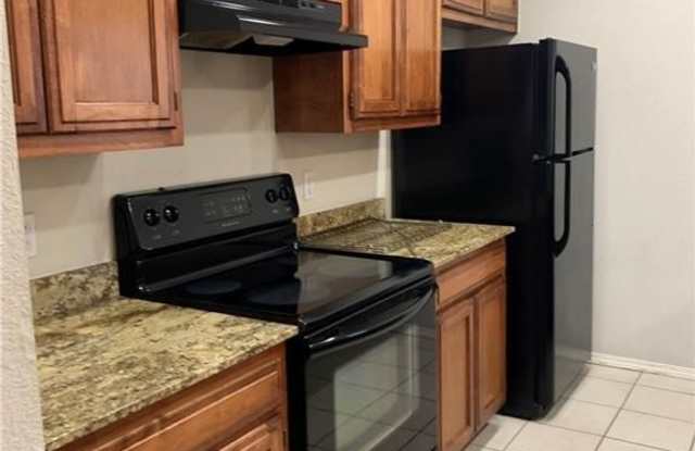 2905  SW Deerfield  BLVD Unit #1