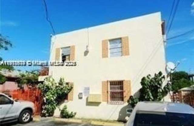 Photo of 2015 NW 6th Pl