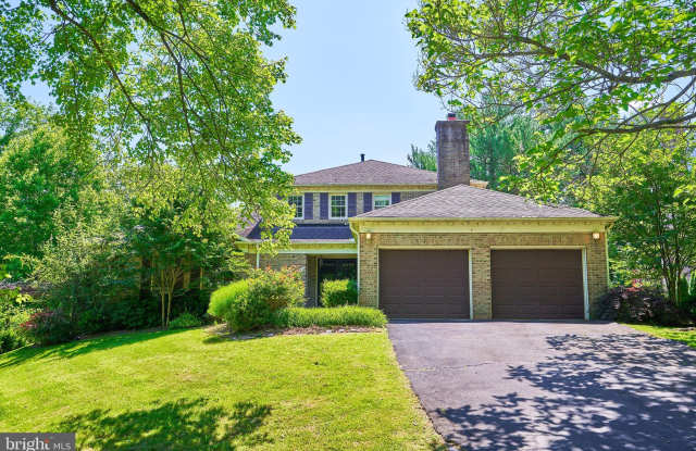 1221 CARPERS FARM WAY